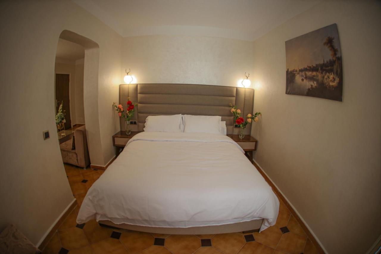 Hotel Des Lilas Уджда Екстериор снимка