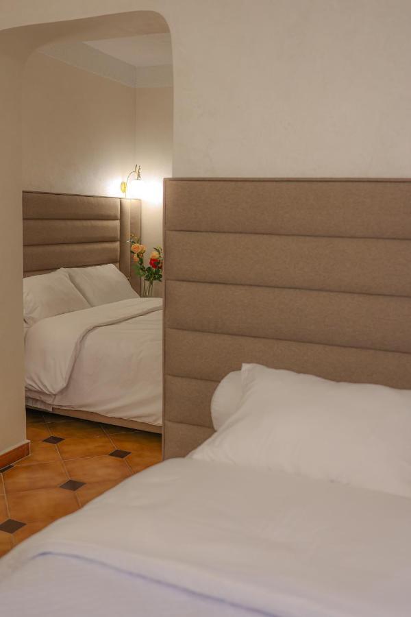 Hotel Des Lilas Уджда Екстериор снимка