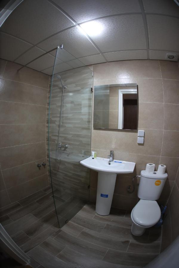 Hotel Des Lilas Уджда Екстериор снимка
