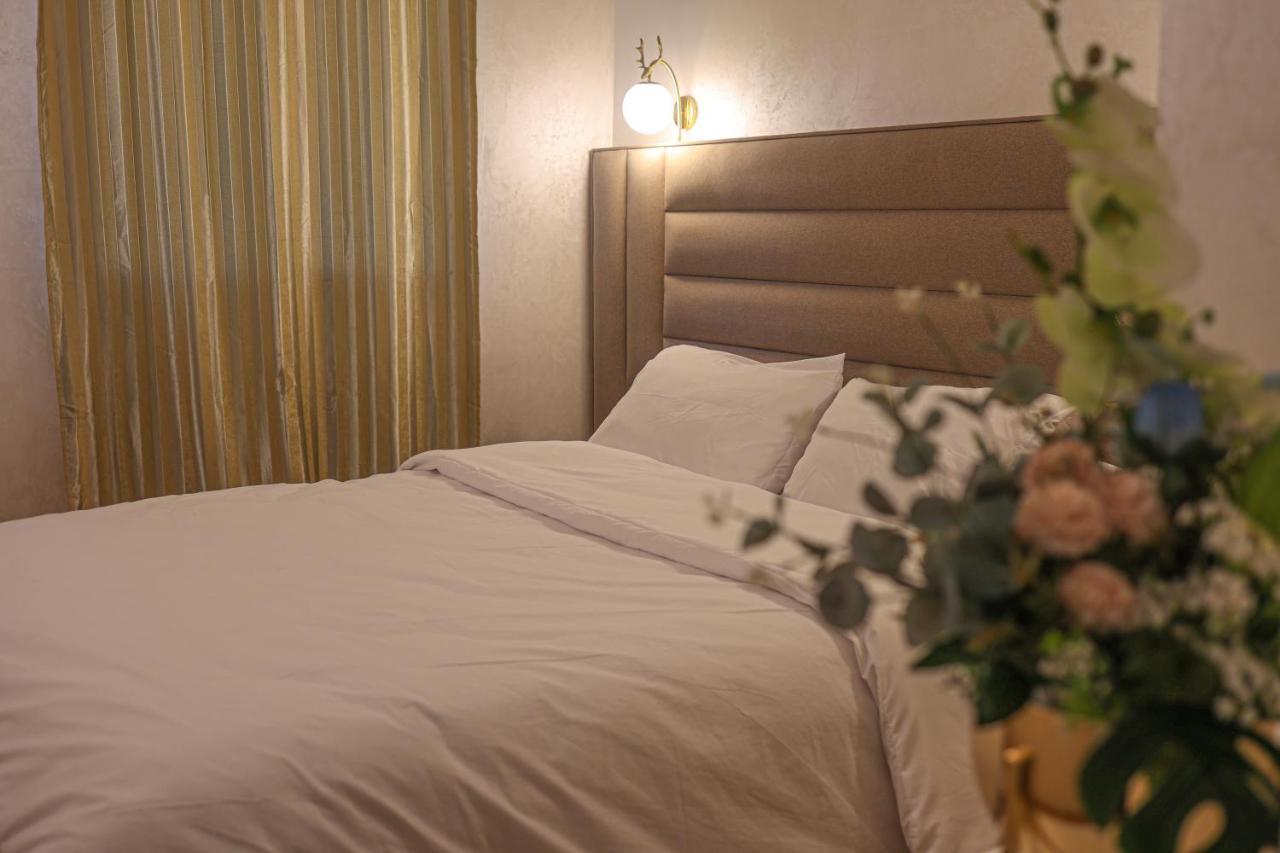 Hotel Des Lilas Уджда Екстериор снимка