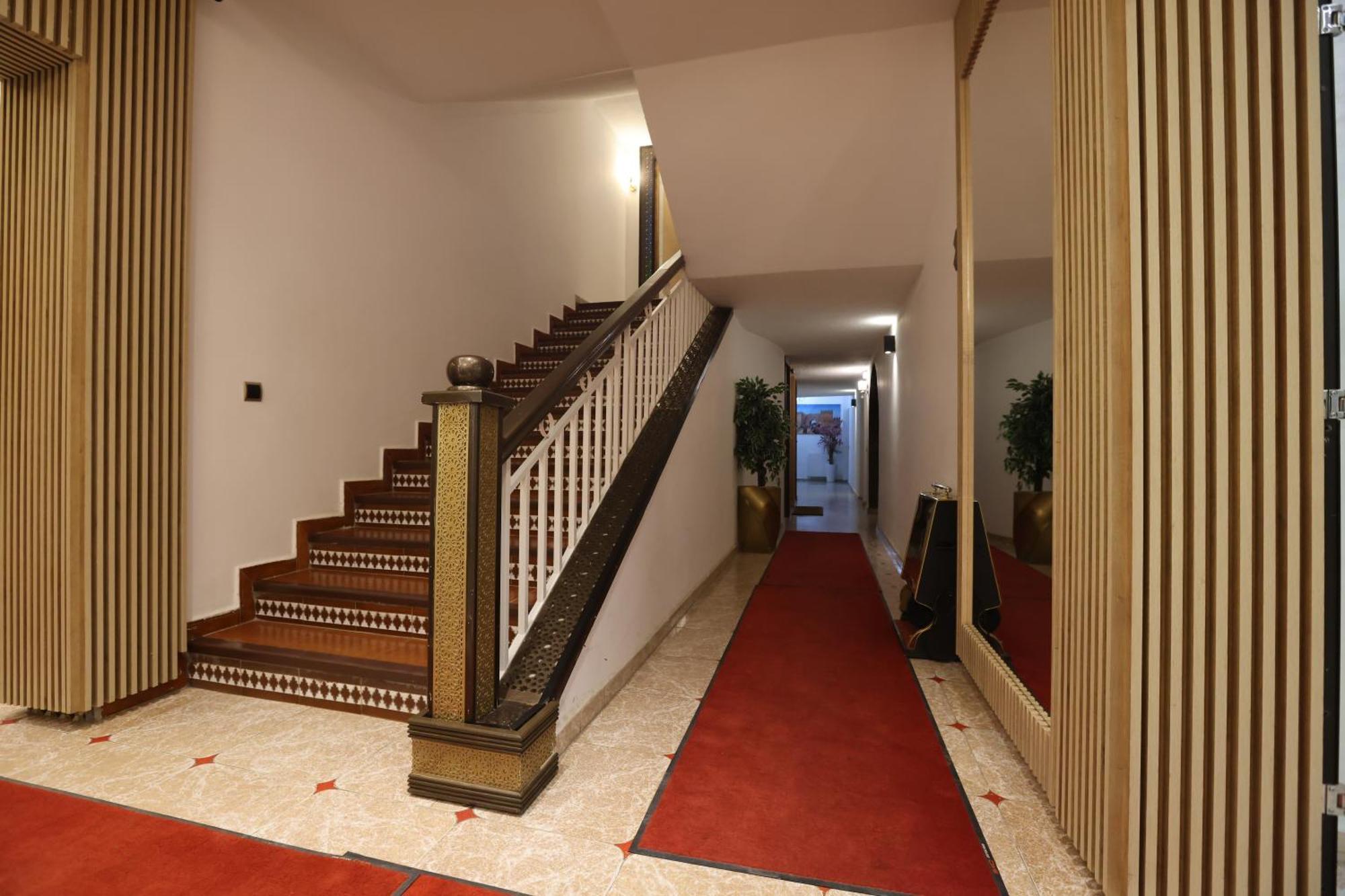 Hotel Des Lilas Уджда Екстериор снимка