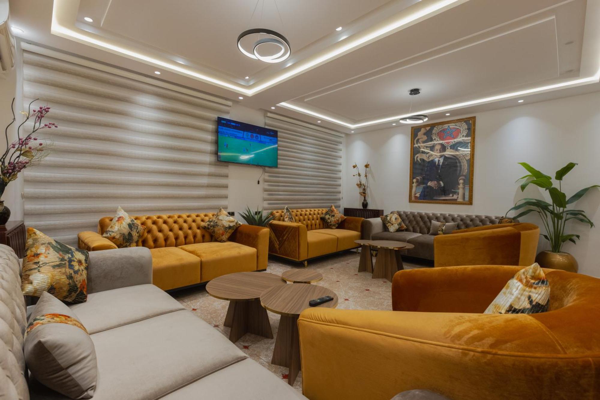 Hotel Des Lilas Уджда Екстериор снимка